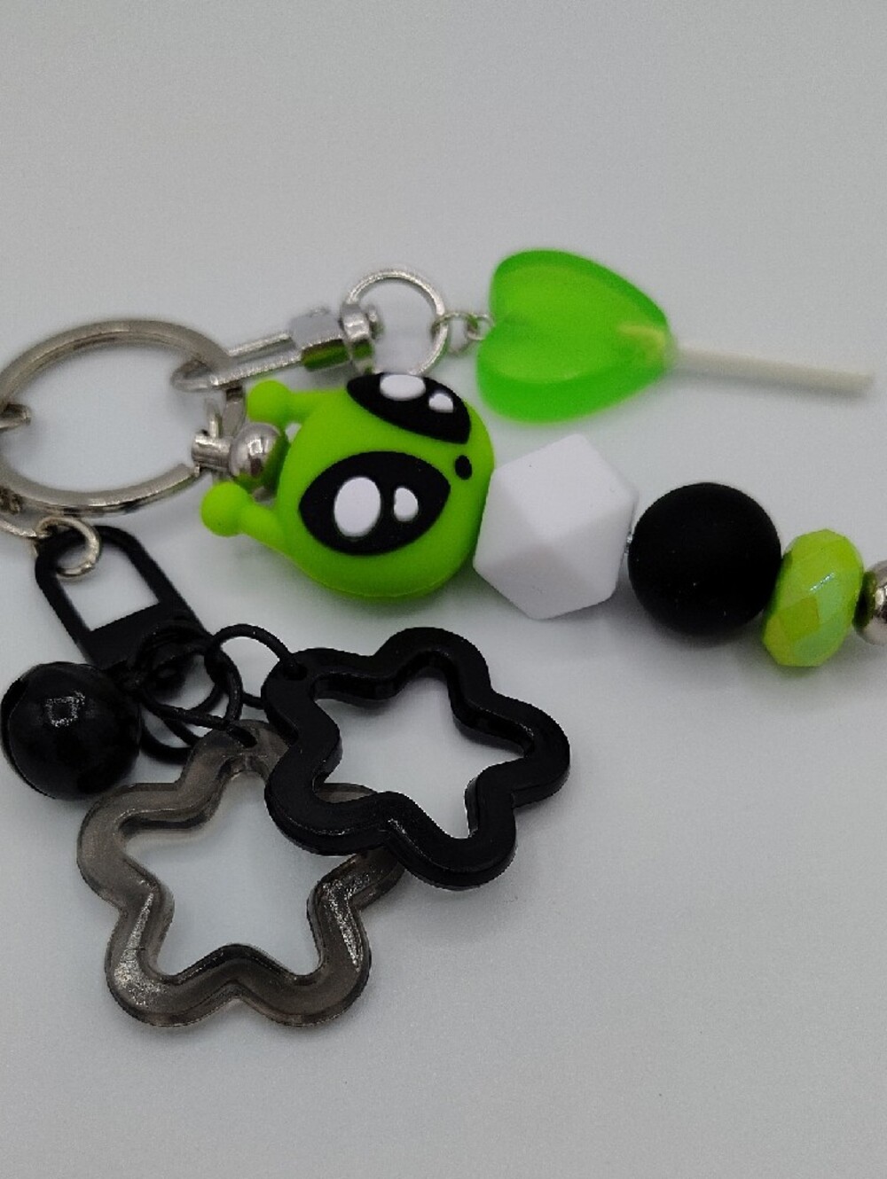 Handcrafted Green Alien Bead Keychain/Bag Charm w/ Star Charms & Heart Lollipop - Picture 2 of 3